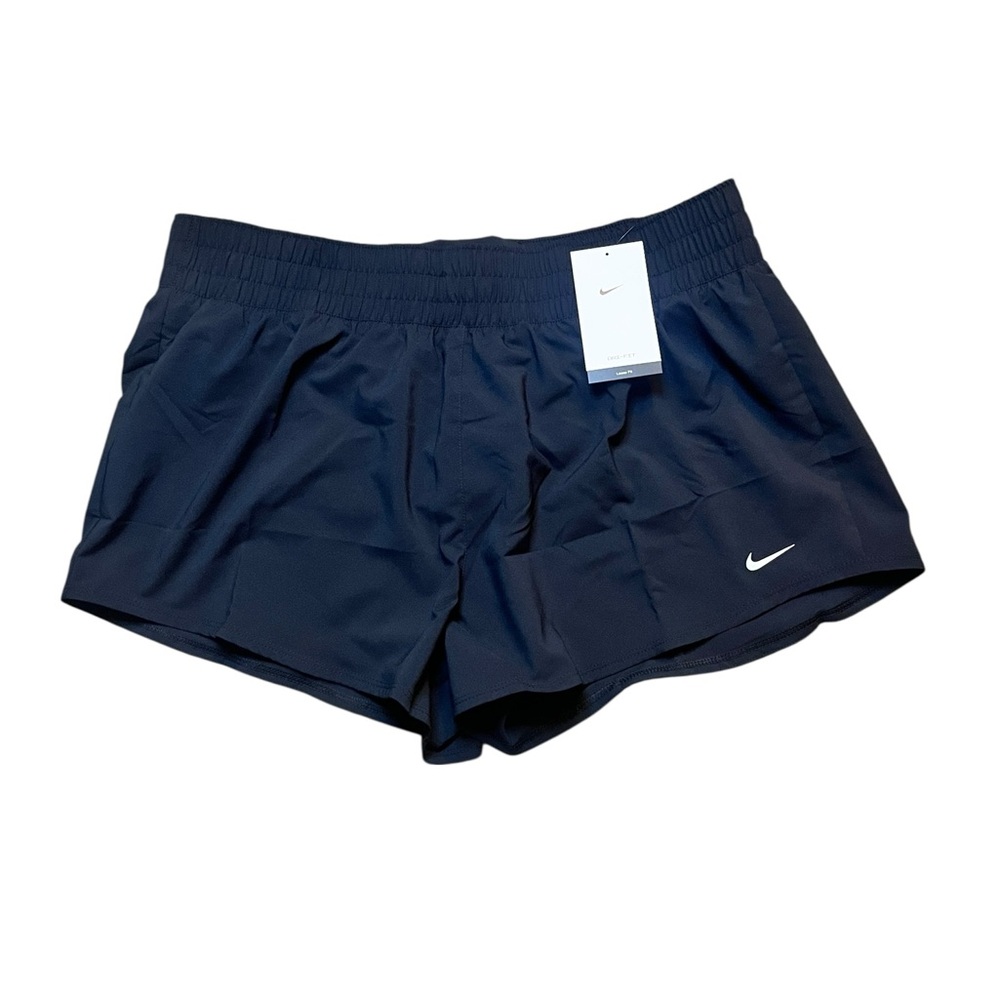 Nike One Women’s XL Mid-Rise 3" Shorts in Black with Back Pocket